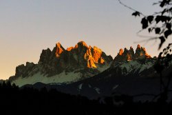 Geisler Spitzen im Villnösstal - Dolomiten im herbstlichen Sonnenuntergang