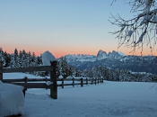 villanderer-alm-sonnenuntergang-winter-dolomiten