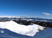 Skitour zum Gabler nahe der Plose mit Blick auf die Zillertaler Alpen und ins Pustertal