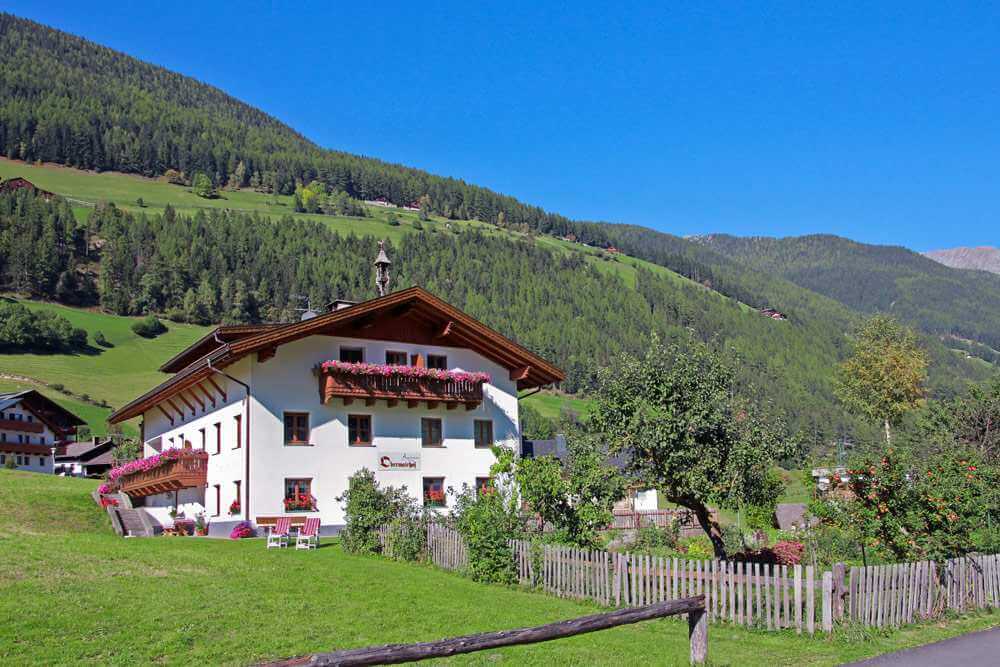 Willkommen am Obermairhof im Ahrntal: Erholsamer Bergurlaub auf dem Bauernhof