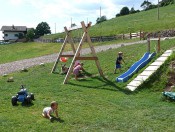 ronsolhof-kastelruth-spielplatz