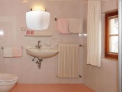 schmalzerhof-eppan-badezimmer