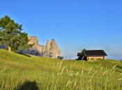 seiser-alm-schlern-sommermorgen