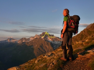 bergsteier-sonnenaufgang-hohe-weiße