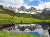 bergsteiger-im-pfossental-dahinter-hohe-weisse