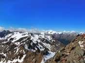 zufritt-gipfelpanorama-richtung-ortler