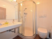 zimmer-6-dusche